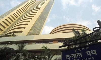 Sensex Today : पहिल्यांदाच रेकॉर्ड ब्रेक 52000 पार पोहोचला सेन्सेक्स, बँकिंगमध्ये जबरदस्त वाढले शेअर्स