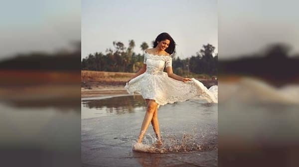 आता सगळीकडे व्हेकेशनचे वारे वाहत असताना आपली लाडकी अभिनेत्री पूजा सावंतनंही एक शॉर्ट ट्रीप केली आहे.