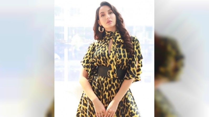 नोरा फतेही नेहमीच सोशल मीडियावर अॅक्टिव्ह असते. ती चाहत्यांसाठी नेहमीच फोटो आणि व्हिड्ओ शेअर करत असते.