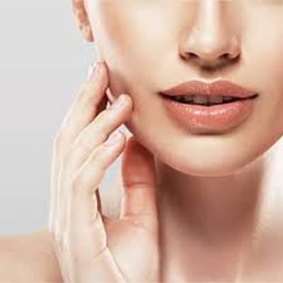 चेहऱ्यावरील डागांमुळे त्रस्त आहात, मग आजच हे घरगुती उपाय नक्की ट्राय करा