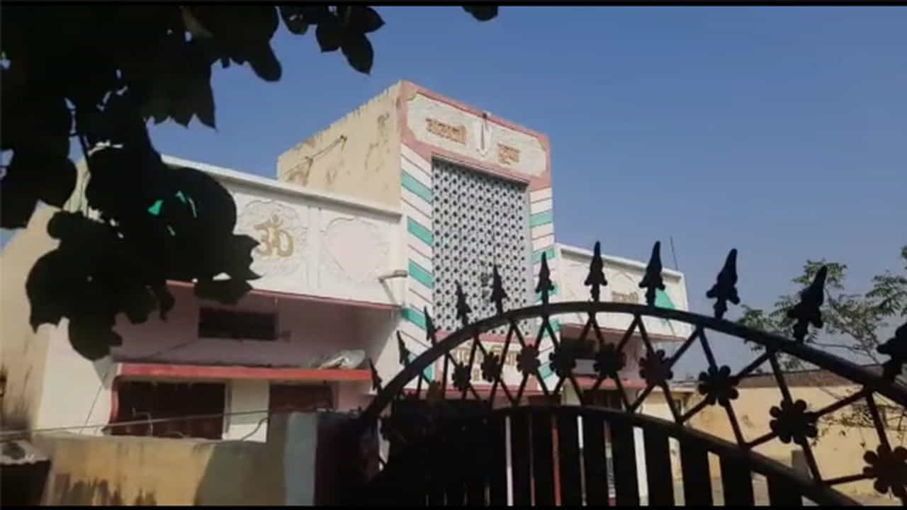 अरुण राठोडचं कुटुंब चार दिवसानंतर घरी, पण अरुण अद्याप गायब; घरात झाली लाखो रुपयांची चोरी