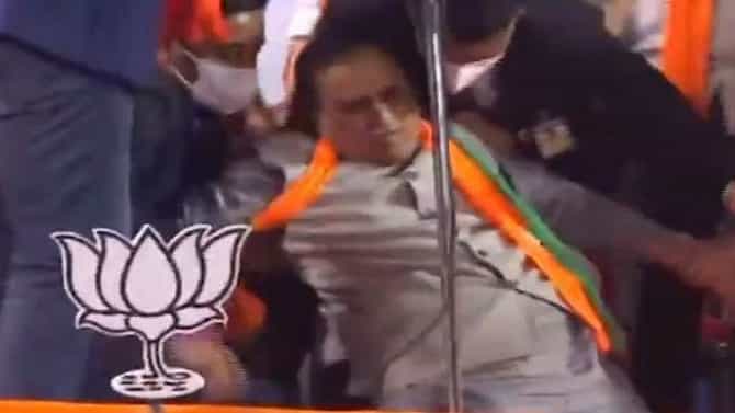 गुजरातचे मुख्यमंत्री विजय रुपाणी कोरोना पॉझिटिव्ह, व्यासपीठावर चक्कर येऊन पडल्यानंतर रुग्णालयात दाखल