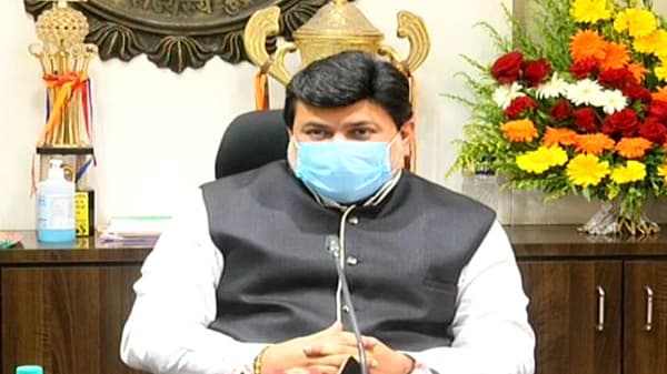 अख्खं घरच पॉझिटिव्ह होतंय, त्यामुळे घरातही मास्क घाला, तज्ज्ञांचं ऐका; उदय सामंत यांचं आवाहन