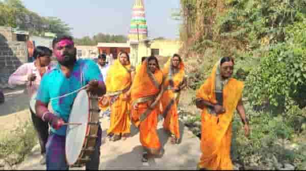 सत्तेच्या चाव्या सावित्रीच्या लेकींच्या हाती, परंडा तालुक्यातील चिंचपूरचा नवा आदर्श