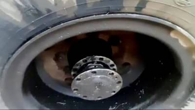 भररस्तात एसटी बसच्या चाकाचे नटबोल्ट गायब, प्रवाशांच्या जीवाशी खेळ सुरुच