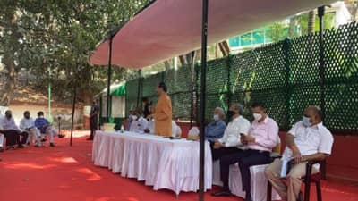 शिवसेना गावागावात पोहोचवा, पॉवरफुल बैठकीत उद्धव ठाकरेंचे आदेश