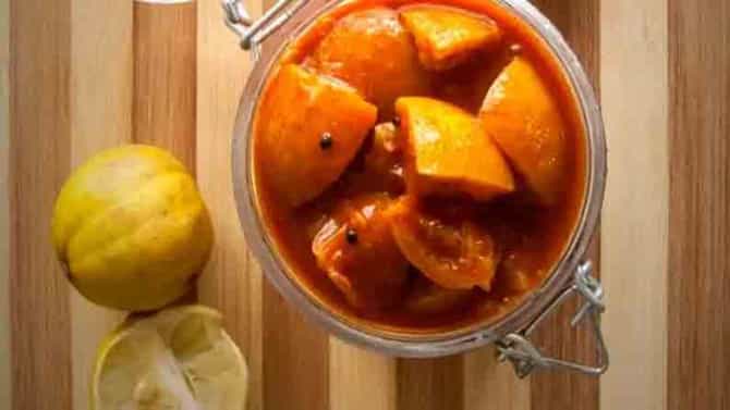 हाडे मजबूत राहतील, पोटाच्या समस्याही दूर होतील! वाचा चटकदार ‘लिंबाच्या लोणच्या’चे फायदे...
