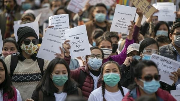 नेपाळ सरकारचं नव फर्मान काय? महिला का उतरल्या रस्त्यावर?