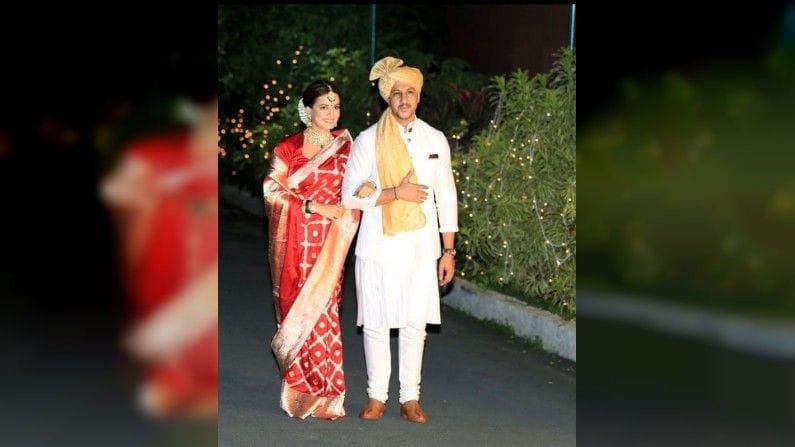 वैभवचं सुद्धा हे दुसरं लग्न आहे. त्याचं पहिलं लग्न योगा आणि लाईफस्टाईल कोच सुनैना रेखीसोबत झालं होतं. त्या दोघांना एक मुलगी सुद्धा आहे.