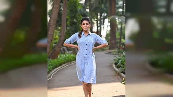 ‘माझा होशील ना’मालिकेतून महाराष्ट्राच्या मनावर राज्य करत असलेली अभिनेत्री गौतमी देशपांडे सध्या नवनवीन फोटोशूटनं देखील चाहत्यांना वेड लावतेय.