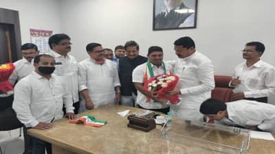 कोकणात शिवसेनेला मोठा झटका; या नेत्याचा काँग्रेसमध्ये प्रवेश