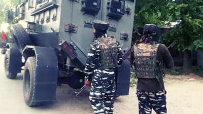 जम्मू-काश्मीरमधील चकमकीत लष्कर-ए- तोयबाच्या तीन अतिरेक्यांचा खात्मा; एक एसपीओ शहीद