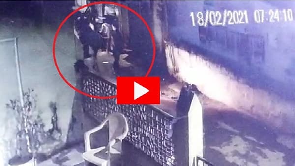 CCTV VIDEO | नागपुरात माजी नगरसेवकाच्या घरी चोरी, बंदुकीच्या धाकाने पत्नीची लूटमार