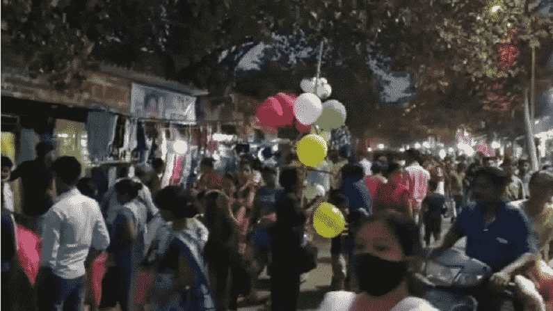 कल्याणमध्ये आठवडी बाजार, हजारोंची गर्दी, आयुक्तांचा एक फोन आणि शुकशुकाट कल्याणमध्ये आठवडी बाजार, हजारोंची गर्दी, आयुक्तांचा एक फोन आणि शुकशुकाट
