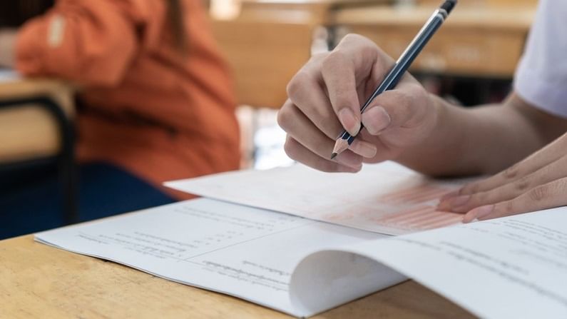 CBSE 12th Board Exam 2021: बारावीच्या परीक्षा होणार की नाही? राज्यांच्या शिक्षणमंत्र्यांनी काय भूमिका घेतली?