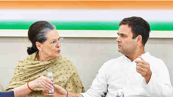 कोरोनाचा उद्रेक, सोनिया गांधी- ममता बॅनर्जींमध्ये चर्चा; पश्चिम बंगालच्या प्रचारातून काँग्रेसची पूर्णपणे माघार