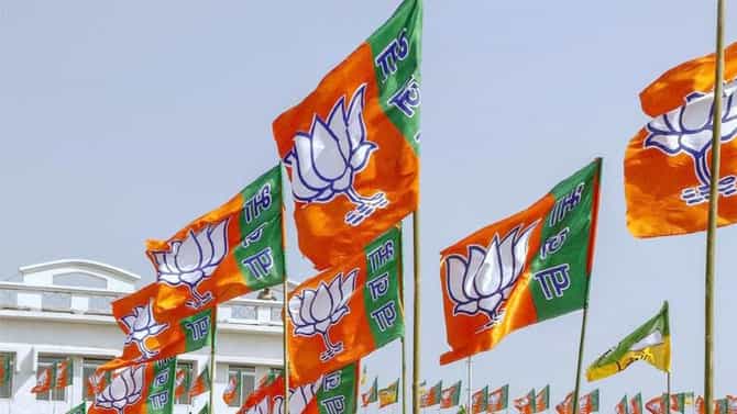 Sangli Mayor Election : सांगलीत तोंडघशी पाडणाऱ्या भाजपच्या त्या सहा नगरसेवकांना नोटीस