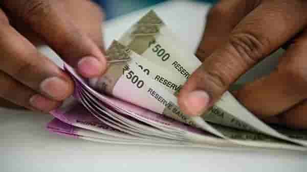 बँकेत मुलींसाठी अकाऊंट उघडा, रोज 35 रुपये टाका, मिळवा पाच लाख रुपये