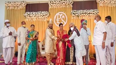 मंत्री छगन भुजबळ यांना कोरोना, राष्ट्रवादी आमदाराच्या लग्नात पवारांसह हजेरी