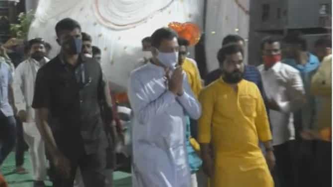 छत्रपती संभाजीराजेंच्या उपस्थितीत बीडमध्ये सामूहिक विवाह सोहळा, 25 जणांवर गुन्हा