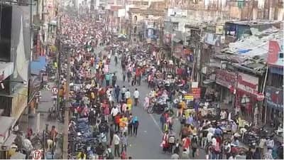 Corona Update | नवी मुंबई, नागपूर, जळगावात कोरोना नियमांचा फज्जा, कुठे विनामास्क तर कुठे सोशल डिस्टन्सिंगला हरताळ!