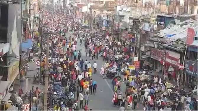 Corona Update | नवी मुंबई, नागपूर, जळगावात कोरोना नियमांचा फज्जा, कुठे विनामास्क तर कुठे सोशल डिस्टन्सिंगला हरताळ!