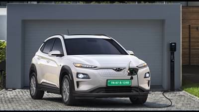 एकदा चार्ज केल्यावर 452KM धावणार, 1.5 लाखांच्या डिस्काऊंटसह ही इलेक्ट्रिक कार विक्रीस उपलब्ध