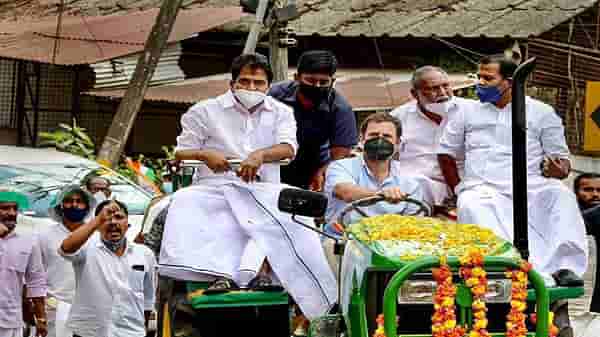 काँग्रेस नेते राहुल गांधी यांची वायनाडमध्ये ट्रॅक्टर रॅली