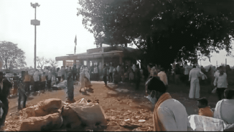 Devotee crowd at Munjoba temple in Yawal