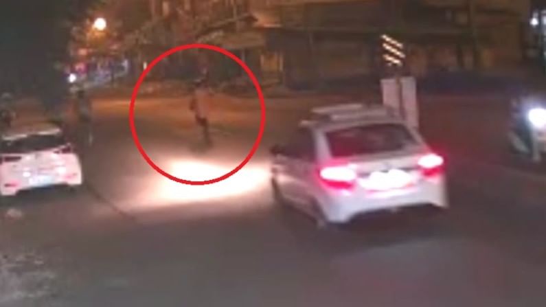 Ulhasnagar | महिलेला कारची धडक, चालकाकडून चक्कर येऊन पडल्याचा बनाव, CCTV मुळे अपघाताचा खुलासा