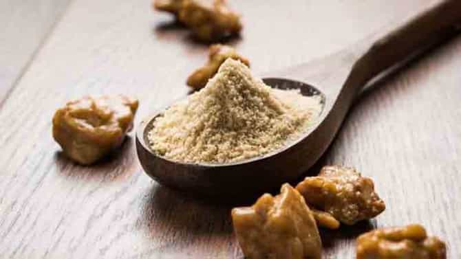 Food | स्वयंपाक घरातील हिंगात दडलेयत अनेक औषधी गुणधर्म! वाचा याचे फायदे...