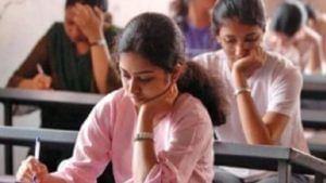 SSC HSC Exam 2021 msbshse Maharashtra : दहावी-बारावी परीक्षा ऑफलाईनच होणार, वर्षा गायकवाड यांची मोठी घोषणा