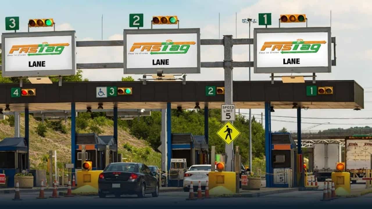 FASTag कडून टोलवर कट झाले जास्त पैसे? नो टेन्शन, आता Paytm देणार रिफंड