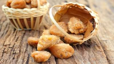 Jaggery Benefits : रात्री झोपेच्या आधी गूळ खा, मासिक पाळीपासून ते लठ्ठपणापर्यंत अनेक समस्या होतील दूर