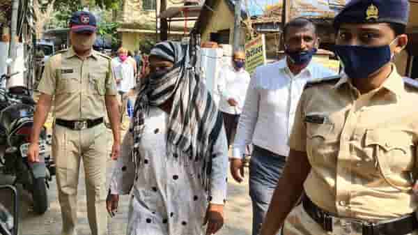 सर्वसामान्य महिलांना लुबाडणाऱ्या काँग्रेसच्या त्या महिला पदाधिकारीला बेड्या, शिवसेना महिला आघाडीच्या दणक्यानंतर कारवाई