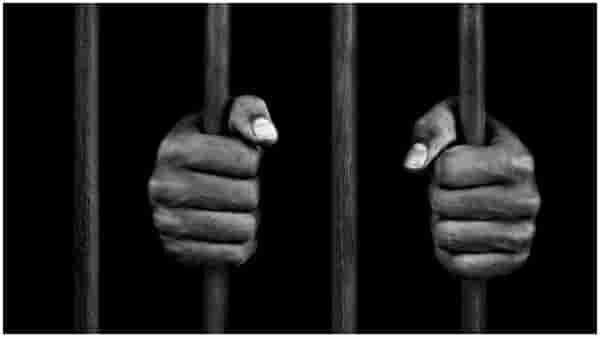 चॉपरने मारहाण करुन लुटायचे, वांद्रे आणि खार पोलिसांकडून तिघांना अटक