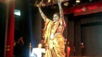 भाजप आमदाराच्या वाढदिवशी फॅशन शो, पिंपरीच्या महापौरांच्या मुलावर गुन्हा