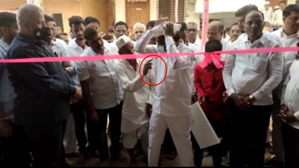 VIDEO : काढून टाका ते, संभाजी भिडेंनी सेना आमदाराला मास्क काढायला लावला