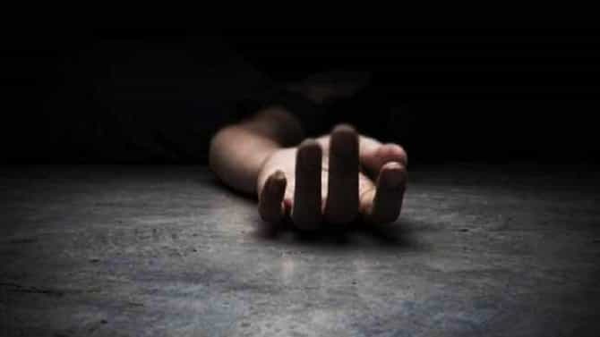 खर्च पेलत नसल्याने दोन वेळा लग्न मोडले, वडिलांवर कर्जाचा डोंगर नको म्हणून शेतकरी कन्येची आत्महत्या