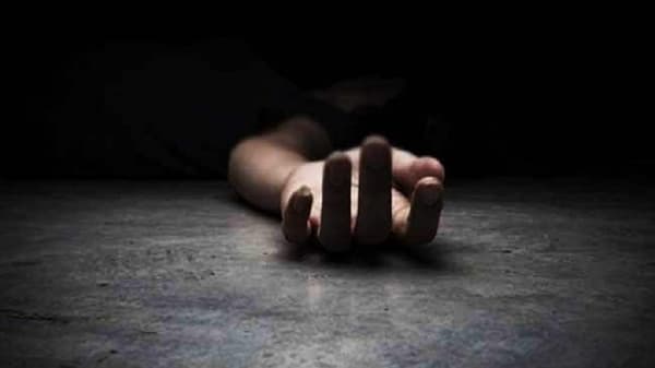 खर्च पेलत नसल्याने दोन वेळा लग्न मोडले, वडिलांवर कर्जाचा डोंगर नको म्हणून शेतकरी कन्येची आत्महत्या