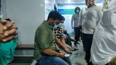 एपीएमसीत मनसेच्या विभाग प्रमुखाला जुगार खेळणाऱ्या टोळक्याकडून अमानुष मारहाण, रुग्णालयात उपचार सुरु