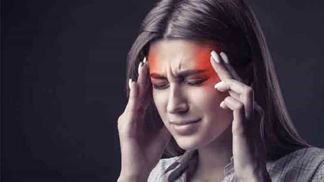 Migraine | मायग्रेनमुळेही होऊ शकते मान दुखीची समस्या, ‘या’ लक्षणांना करू नका नजर अंदाज!