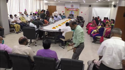 लोका सांगे ब्रह्मज्ञान, आपण मात्र कोरेडे पाषाण, केडीएमसीच्या उपायुक्तांच्या सेवा निवृत्तीच्या कार्यक्रमात सोशल डिस्टन्सिंगचा फज्जा