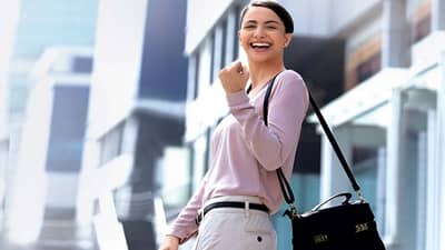 प्लॅटिनम कार्ड, दोन लाखाचा विमा आणि बरंच काही, Bank of Baroda ची महिलांसाठी खास योजना