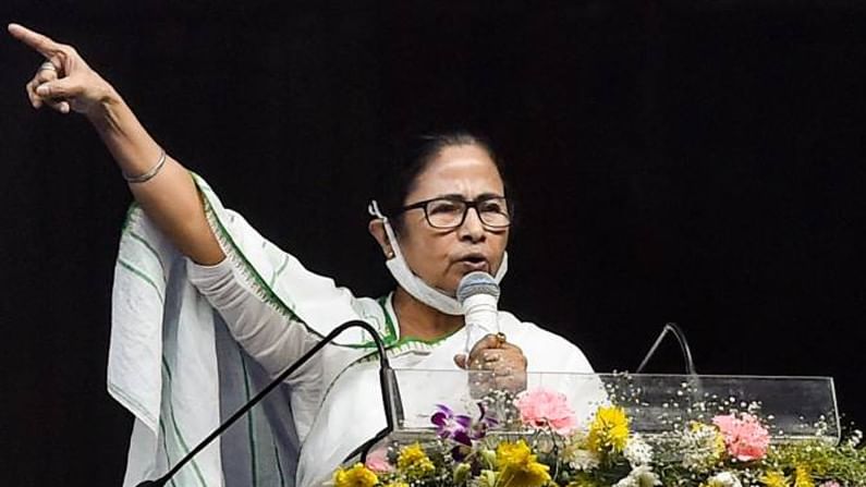 West Bengal Election 2021 : ममता बॅनर्जींवर निवडणूक आयोगाची मोठी कारवाई, 24 तासांसाठी प्रचारबंदी!