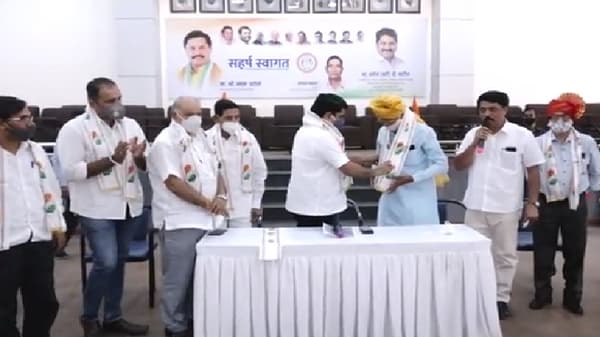 कोल्हापुरातील भाजपचा बडा नेता सतेज पाटलांच्या उपस्थितीत काँग्रेसमध्ये