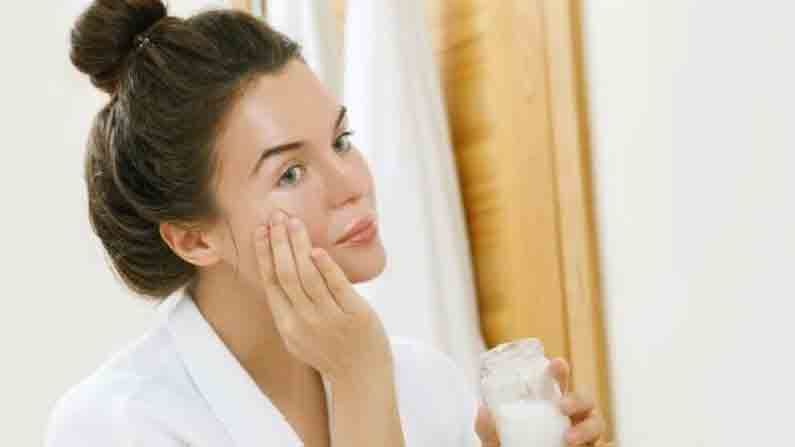 Skin care : ऑफिस शिफ्टमध्ये त्वचा निरोगी आणि चमकदार ठेवण्यासाठी वापरा या टिप्स, चेहरा दिसेल तजेलदार