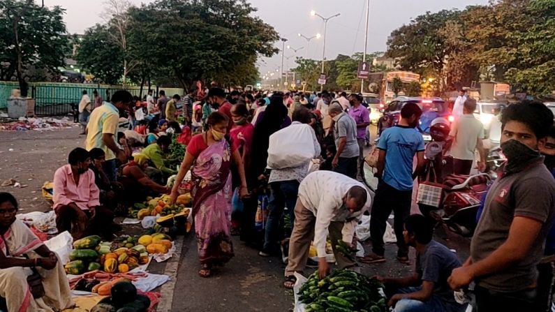 नवी मुंबई मार्केट परिसरात झुंबड गर्दी, महापालिका आयुक्त अभिजित बांगर अ‍ॅक्शन मोडमध्ये