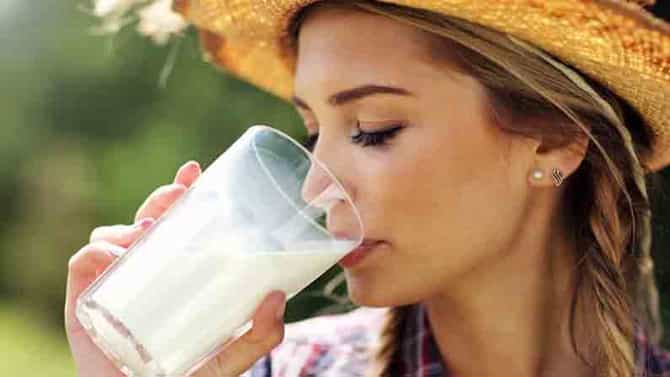 Skimmed Milk | स्किम्ड दुधाचे सेवन करताय? थांबा! आधी जाणून घ्या याचे दुष्परिणाम...