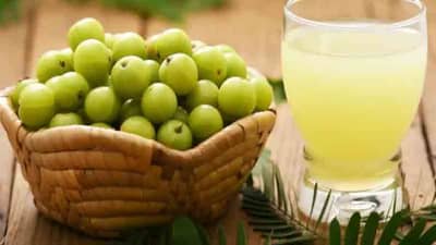 Amla Benefits | रोग प्रतिकारशक्त आणि हाडे मजबूत करण्यासाठी लाभदायी ‘आवळा’, अशाप्रकारे करा सेवन!